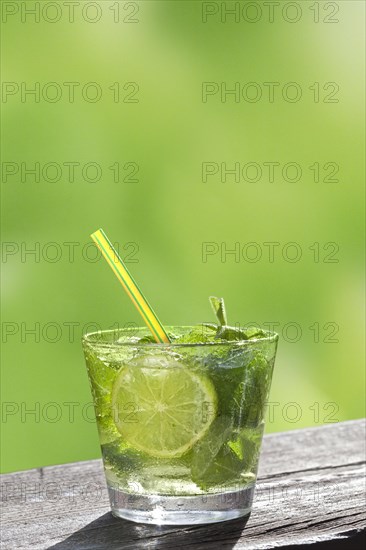 Hugo cocktail with lime and mint