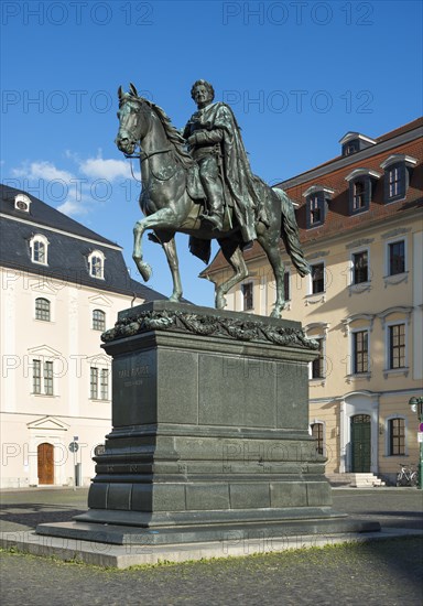 Carl August monument