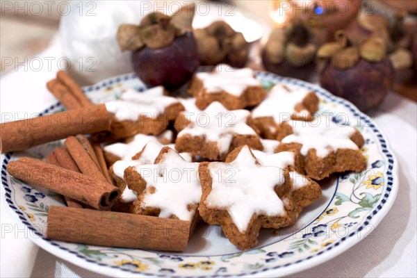 Cinnamon stars