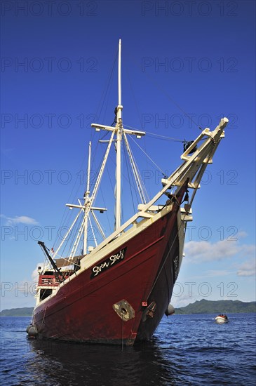 Buginese schooner