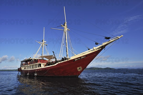 Buginese schooner