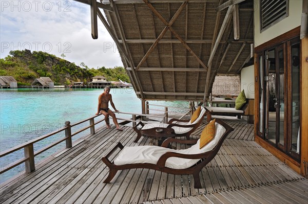 Water bungalow