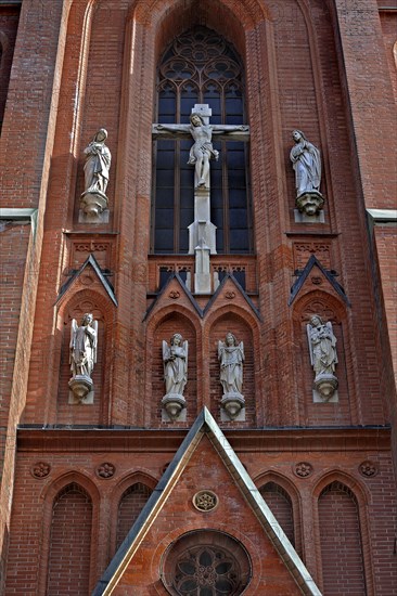 Western facade with figures of saints