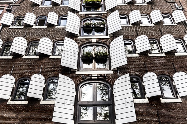 Windows of a house on Brouwersgracht canal