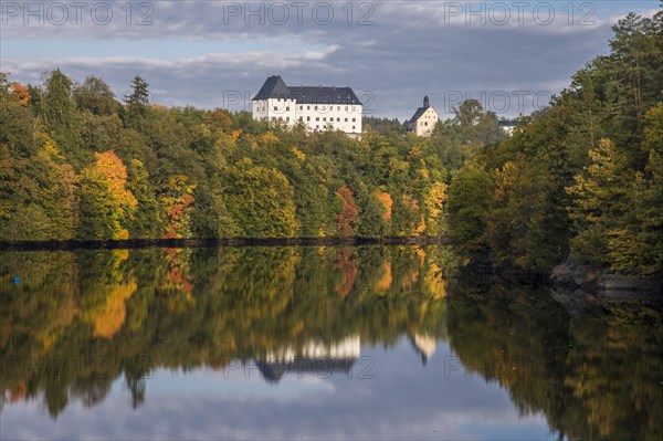 View from the Eisbrucke bridge to Schloss Burgk Castle