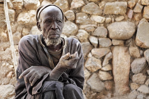 Oracle priest Mboula