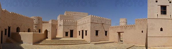 Jalan Bani Bu Hassan castle