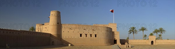 Jalan Bani Bu Hassan castle