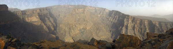 The deep canyon of the Wadi Ghul
