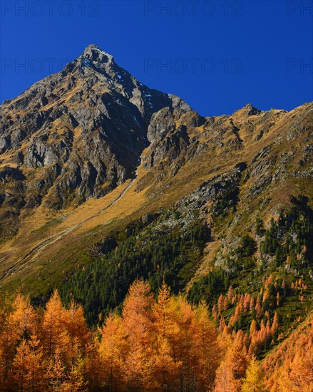 Gaisskogel or Gaiskogel peak and mountainside in autumn