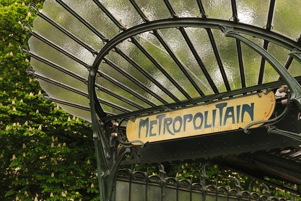 Entrance to the Metro