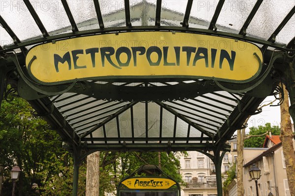 Entrance to the Metro