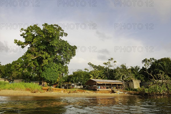 Restaurant on the Lobe River