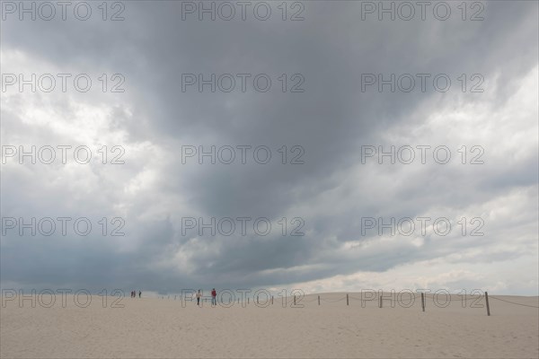 Rambles strolling on shifting sand dunes