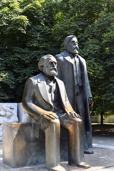 Bronze statues of Karl Marx and Friedrich Engels