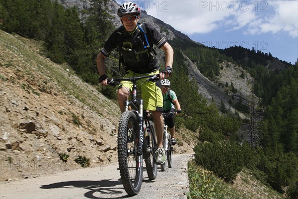 Mountain biker in Valle Alpisella