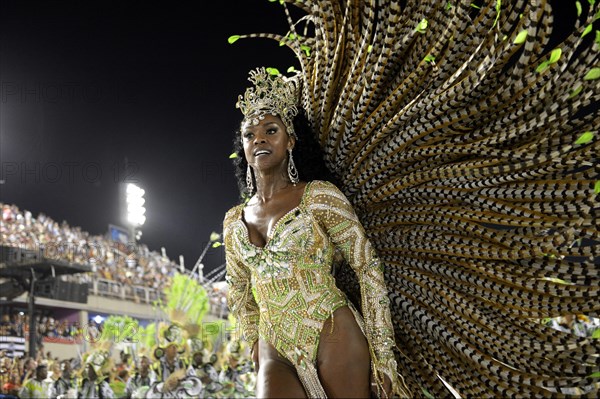 Samba dancer