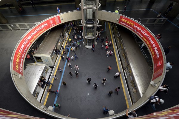 Praca da Se metro station