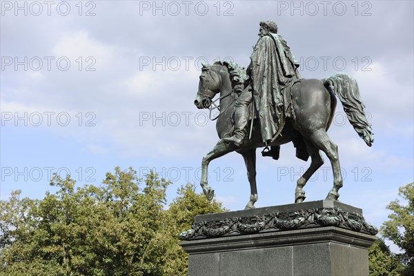 Carl August Monument on Platz der Demokratie