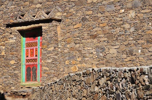 Natural stone walls