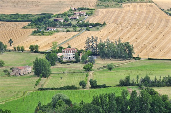 Stately home at the outskirts of Cordes-sur-Ciel