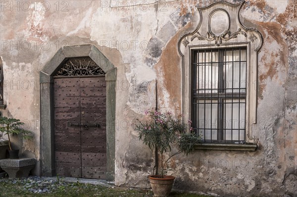 Portal and window