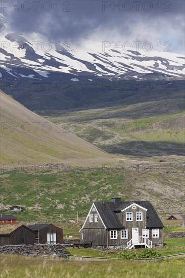 Holiday house in front of Snaefelljoekull Volcano