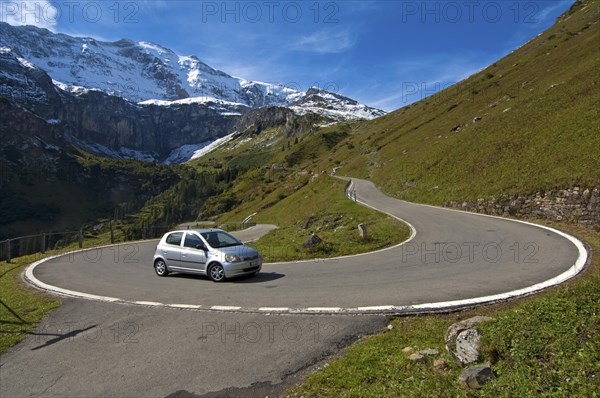 Car in a hairpin curve