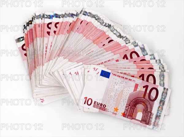 Many 10-euro banknotes