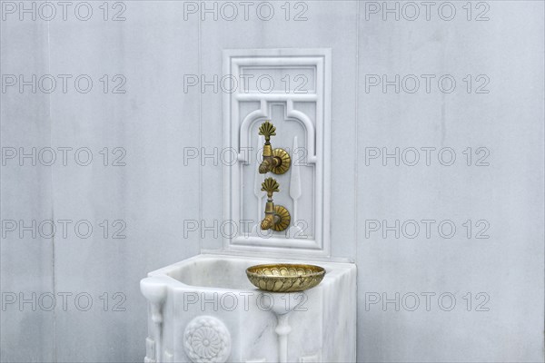 Marble sink at the Haseki Hurrem Sultan Hamam