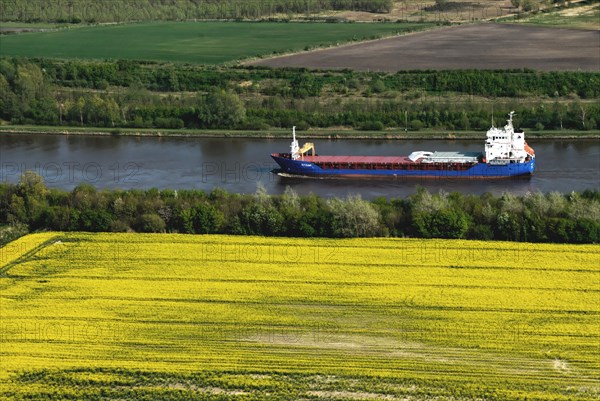 Feeder vessel Ditzum on the Kiel Canal
