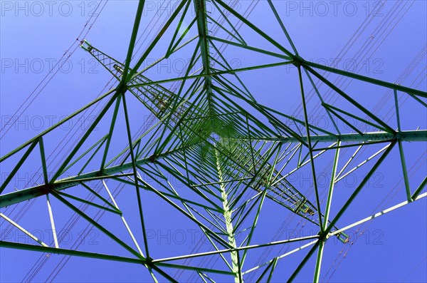 Electricity pylon