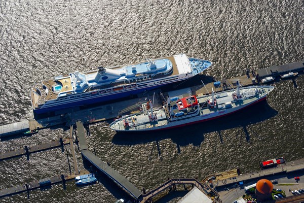 Museum ship 'MS Cap San Diego' with the cruise ship 'MV Explorer' at Ueberseebruecke pier