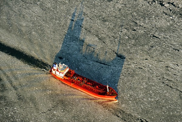 Tanker Nordstraum on the Elbe River with ice flow