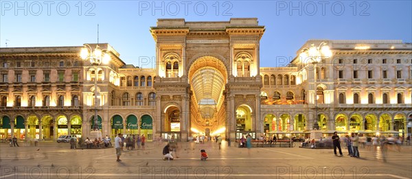 Triumphal Arch to the Cathedral Square