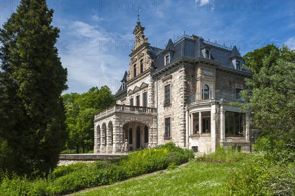 Villa Haar with park