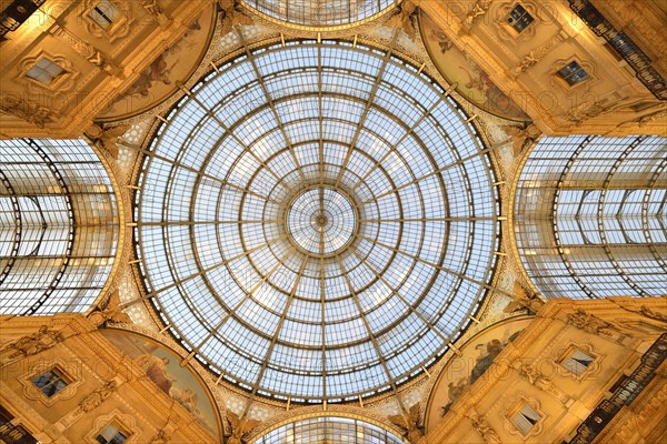 Glass dome over the octagon