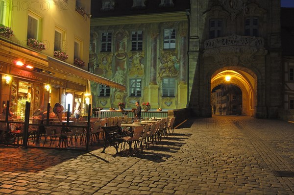 Cafe terrace next to Altes Rathaus