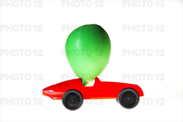 Toy car with a 'balloon-drive'