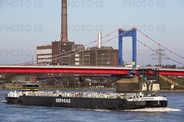 Gas tanker on the Rhine River travelling against the current