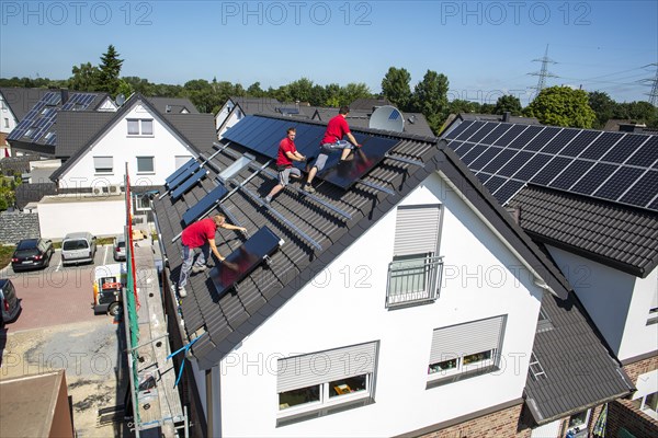 Construction of a solar energy system on a house