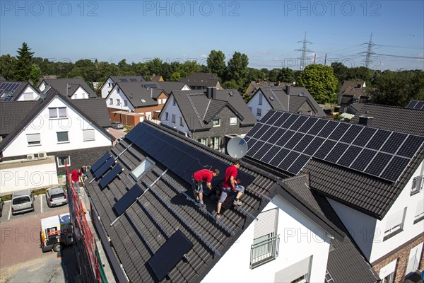 Construction of a solar energy system on a house