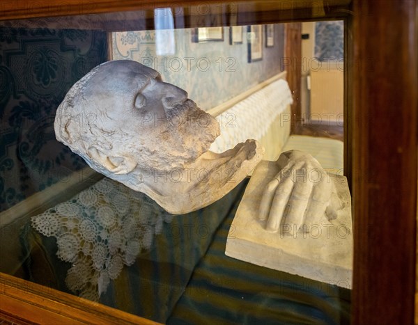 Death mask and hand of Giuseppe Verdi