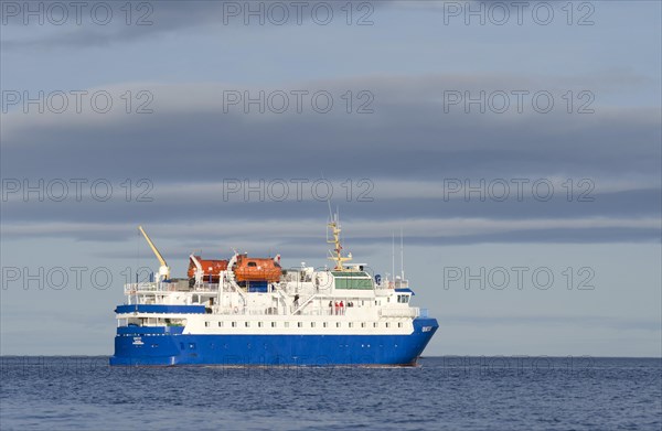 Expedition cruise ship