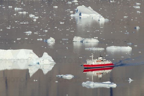 Expedition cruise ship