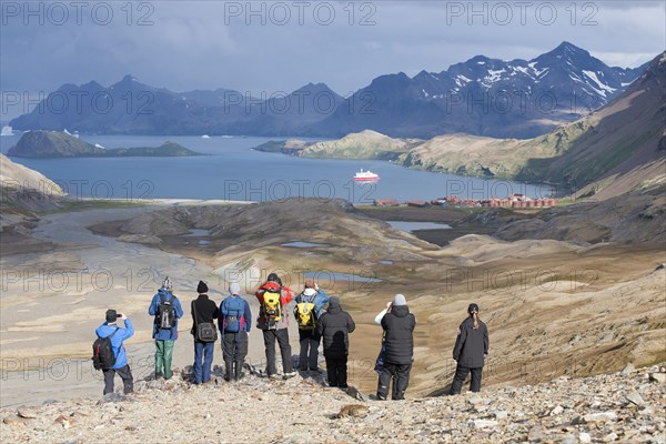 Hikers of the Shackleton Walk