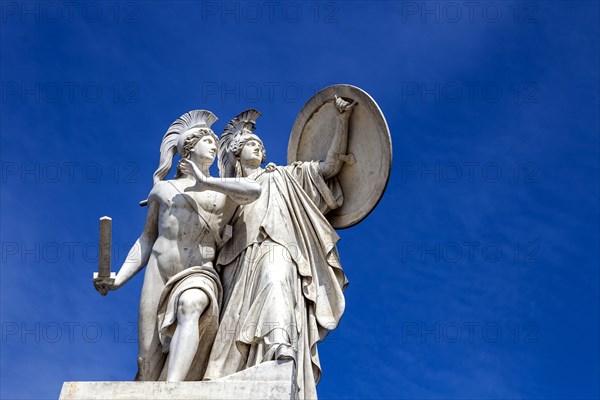 Statues on Schlossbruecke bridge