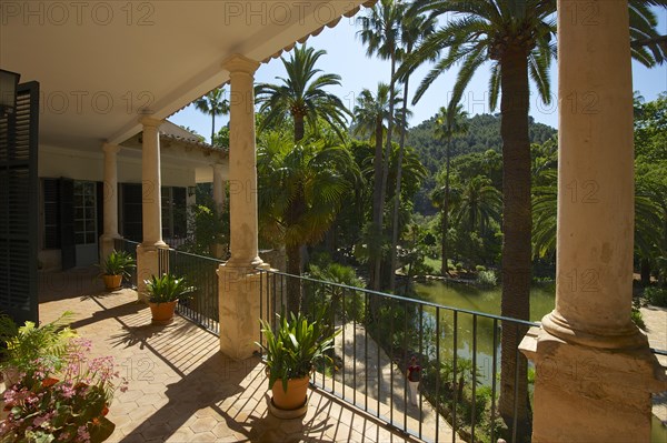 Balcony of the house in the Jardines de Alfabia