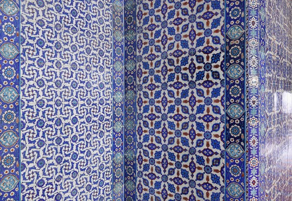 Iznik faience tiles