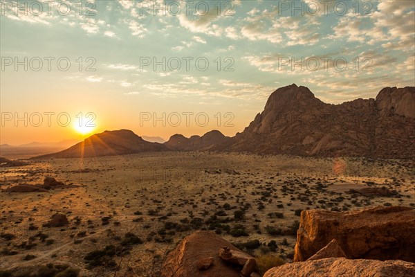 Sunrise seen from Grosse Spitzkoppe mountain